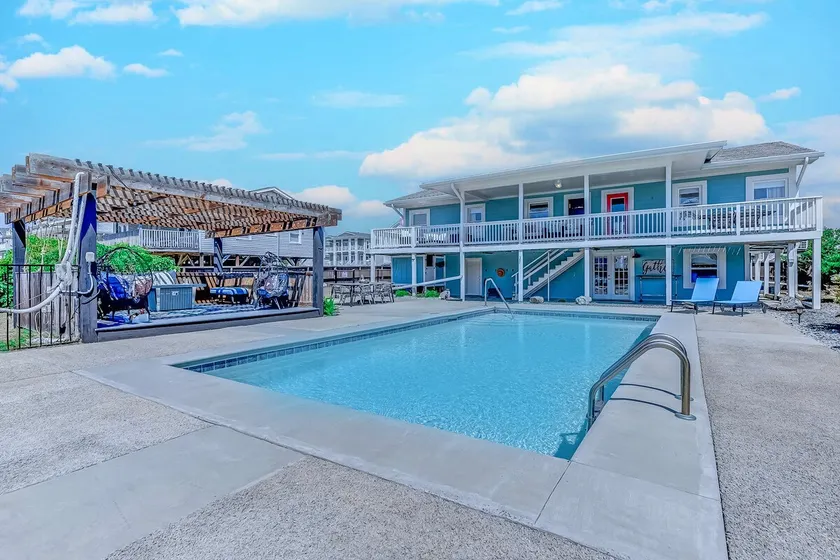 Holden Beach, NC Designer beach house with heated pool  - Image 1