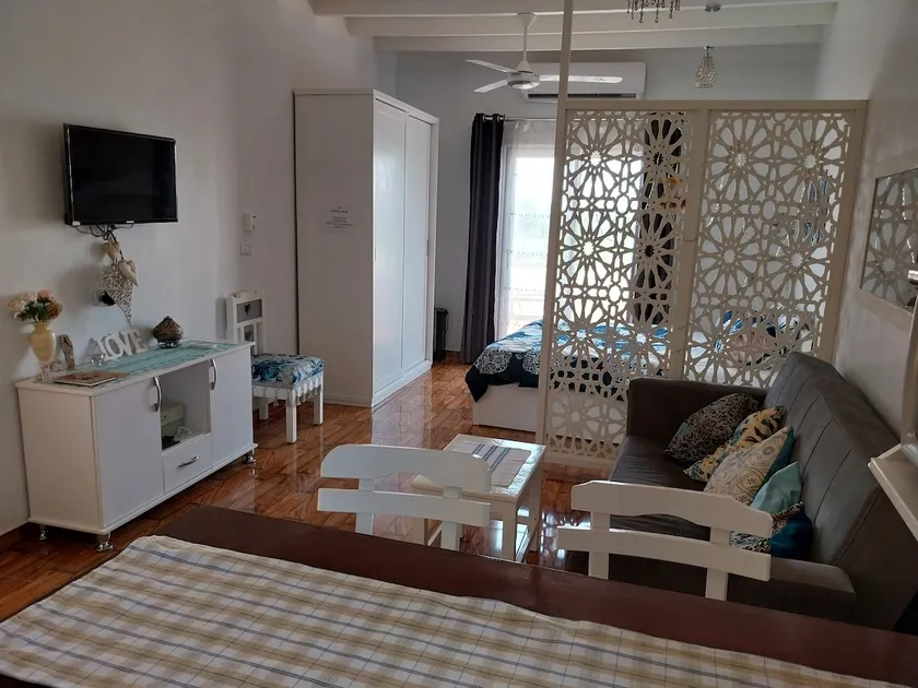 Beautiful new Studio apt on the roof with view - Image 1