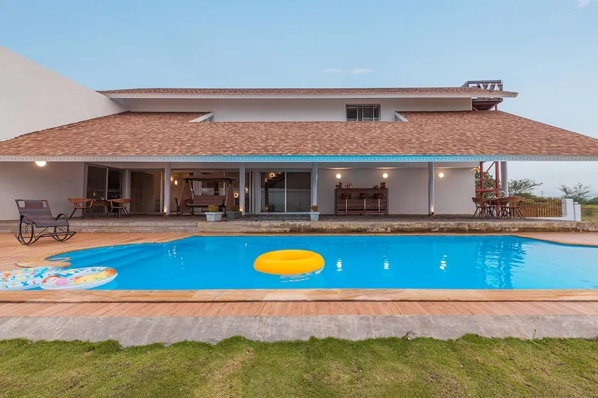 StayVista's Eva villa - 3BHK with Lake View & Bar - Image 1