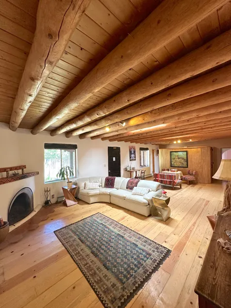 Historic Adobe in Tesuque Village with hot tub - Image 1