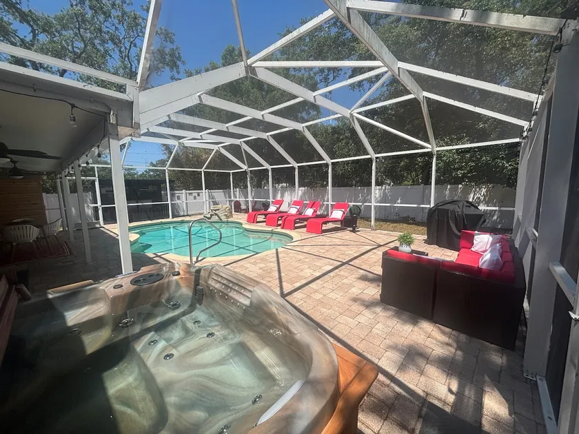 TIKI Bar+SAUNA+HOT Tub+Heated POOL! 2 KING beds! - Image 1