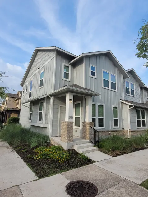 Cozy 2-bedroom Townhome in Mueller Neighborhood - Image 1