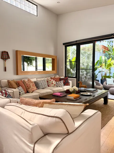 Escape to The Bay, 4 Bedroom Coastal Hampton Abode - Image 1