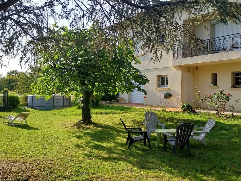 Country home, park, foosball, pool, 5 minutes from Agen - Image 1