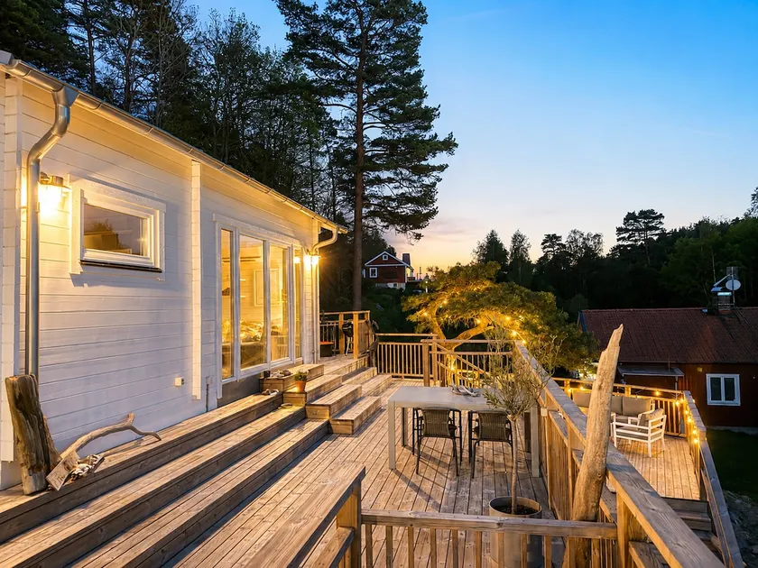 Seaside vacation home with magnificent views - Image 1