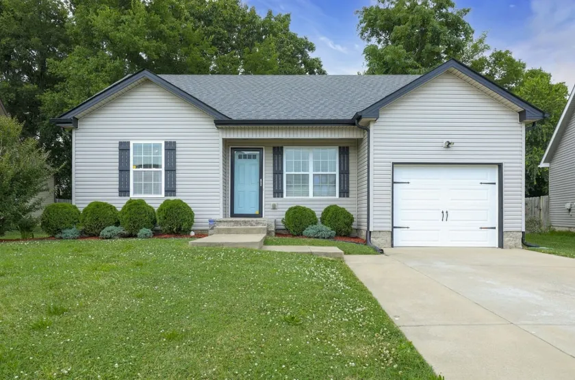 Gorgeous Cozy Home Near Fort Campbell and Casino - Image 1