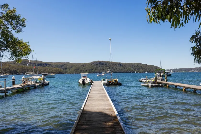 Scotland Island Waterfront with jetty & hot-tub - Image 1