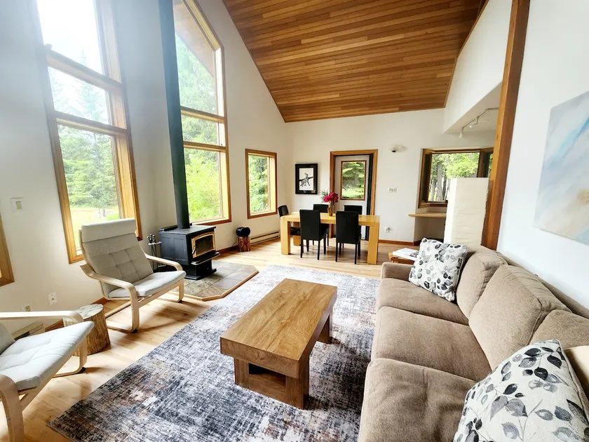 Awesome View Mountain Chalet - Image 1