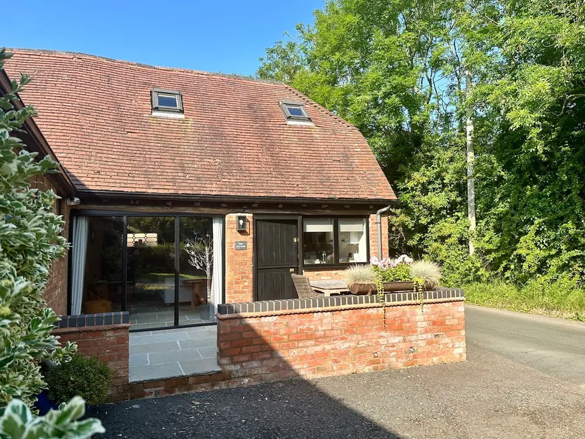 Elegant peaceful barn in rural village setting close to Stratford upon Avon - Image 1