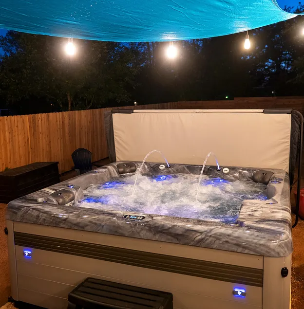 LUX Hot Tub + Chiller Near DT | Games | Sleeps 18 - Image 1