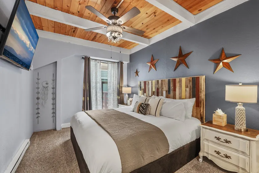 Boho Powder Pad | Near Heavenly | Sleeps 3 - Image 1