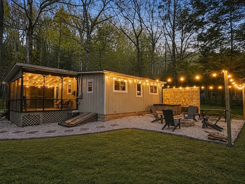 Hideaway in the Hollow - Image 1