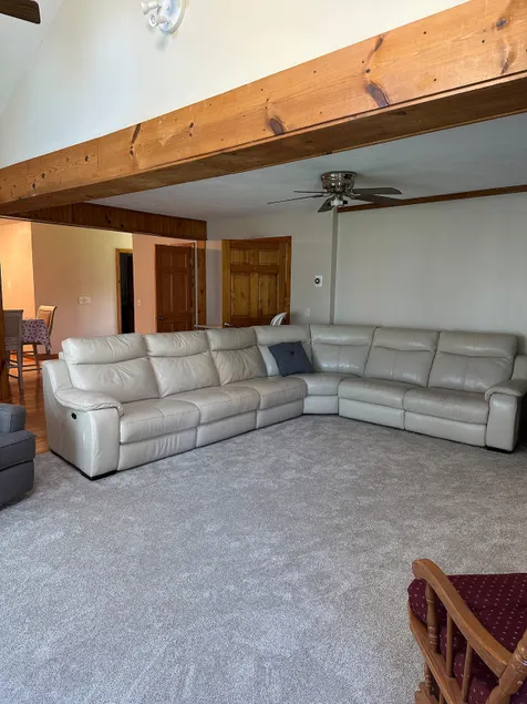 Spacious 3 bedroom house on Oneida Lake - Image 1