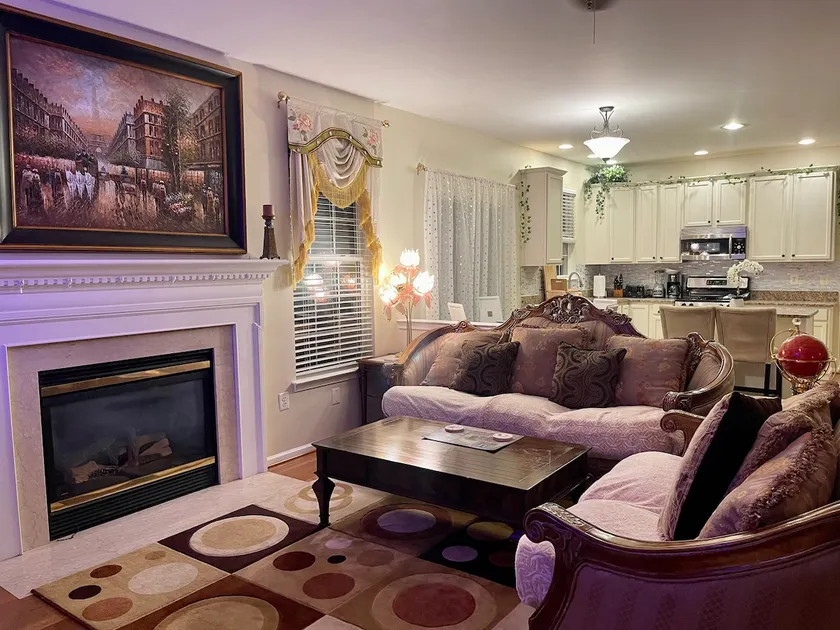 Comfy Deluxe Getaway Suite - Image 1