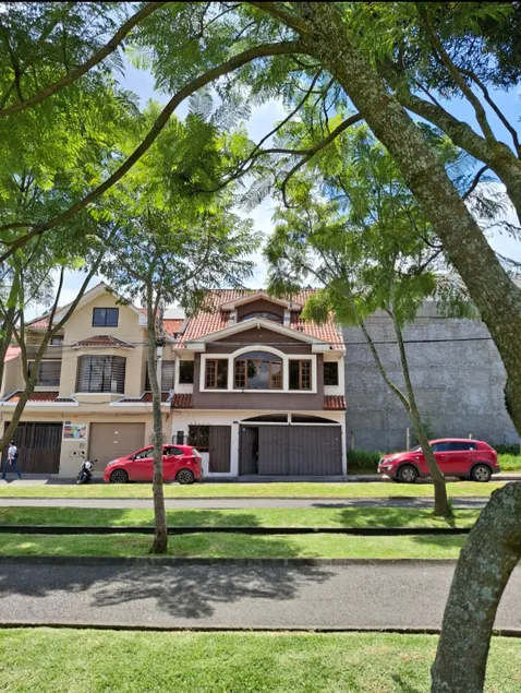 Apartment in the heart of the city, surrounded by nature - Image 1