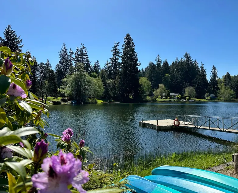 Lakefront l Kayaks, Fire Pit, New Deck | Seattle - Image 1