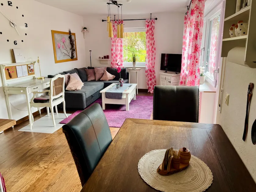 Beautiful apartment in an idyllic location with pool - Image 1