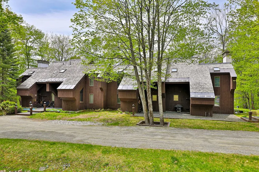 3BR valley-view condo near golf with deck - Image 1
