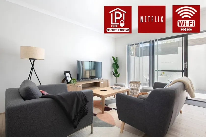Modern Cozy spacious 3 bdrm 2bath,FREO,Parking,AC - Image 1