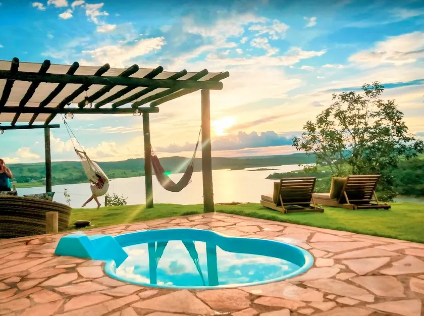 Mirante Chalet, pool, hot tub, waterfall, and lake - Image 1
