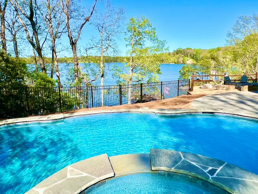 Lakehouse Retreat w/ Pool, Dock, Firepit, Hottub - Image 1