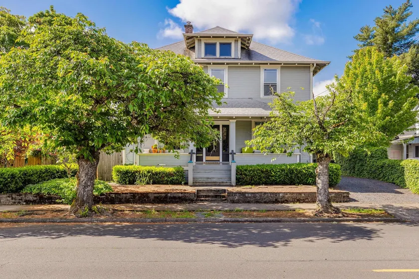 Vino e Vita Historic Pet-Friendly Home-EV Charger - Image 1