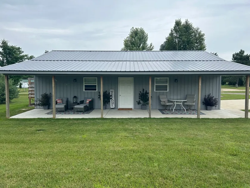Luxury Barn House - Image 1