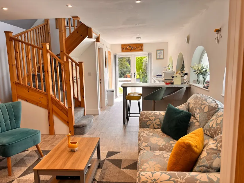 Cosy Countryside Cottage in an Area of Outstanding Natural Beauty - Image 1