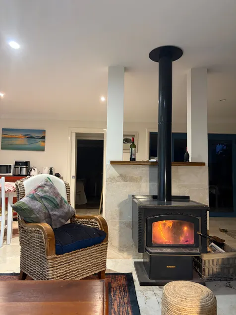 Forster flat: pets/swimming pool & walk to beach. - Image 1