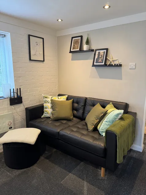 Cute & Cozy - 1 double bedroom guesthouse - Image 1