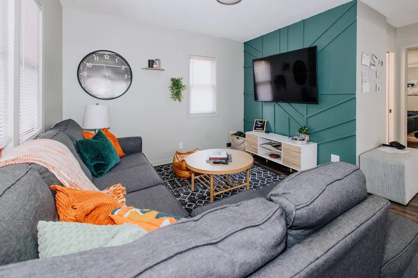 Stay here to Visit Your Macalester College Student - Image 1