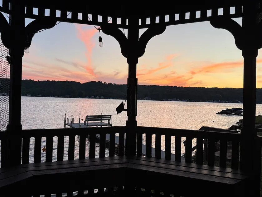 Amazing Sunsets!  Great Yard, Parking & 1st Fl Bdrm - Image 1