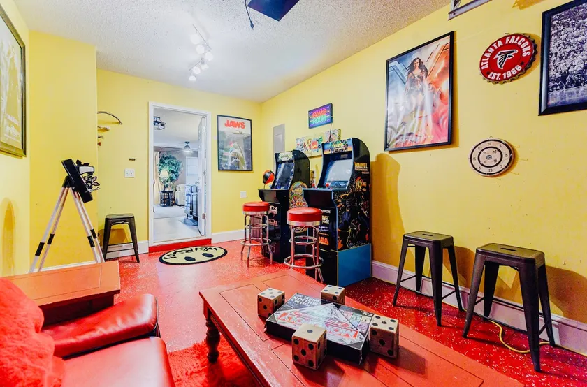 The Dugout! Game Room & outdoor smoking area - Image 1