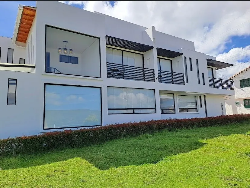 FULL APT WITH BEAUTIFUL VIEWS OF THE LAKE AND MOUNTAINS - Image 1