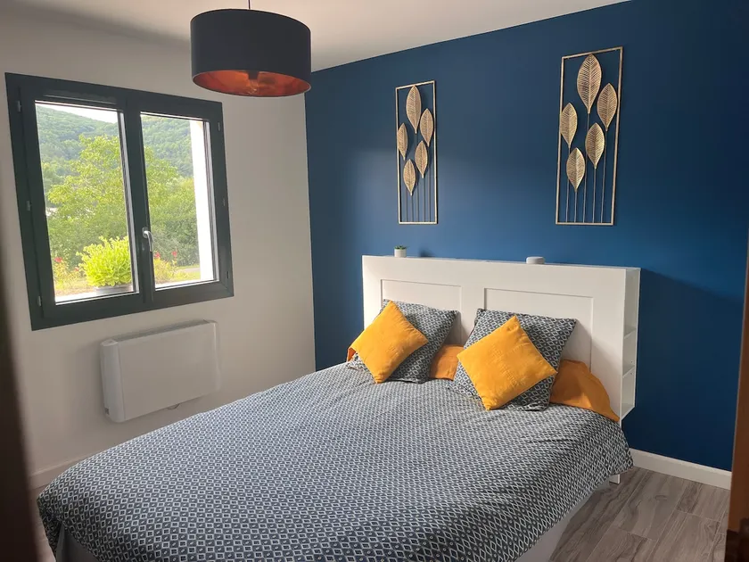 Private suite in the heart of the Côte-d'Or - Image 1