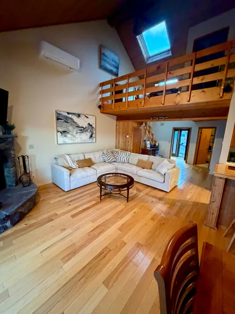Steps from the slopes 3 bedroom w/loft End unit - Image 1