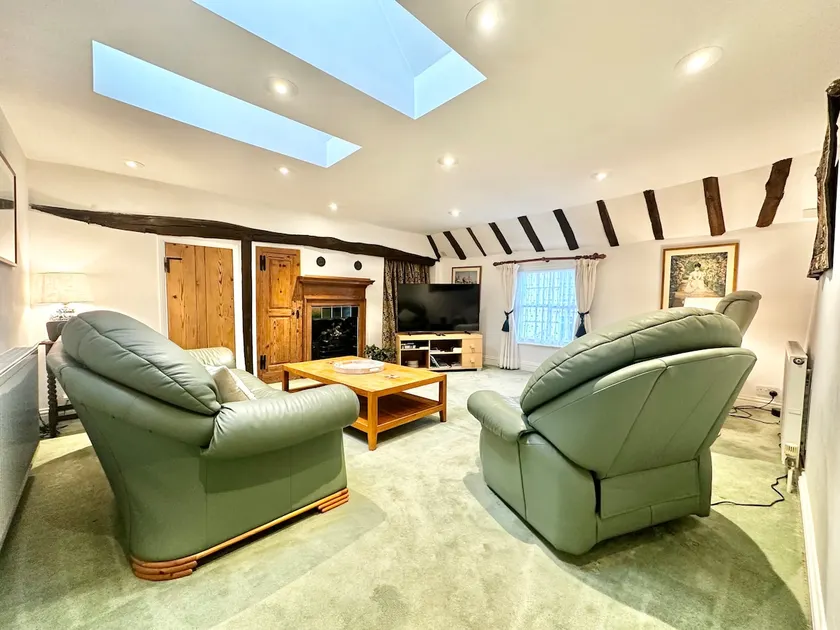Easy access to Cambridge, Ely and Norwich - Image 1