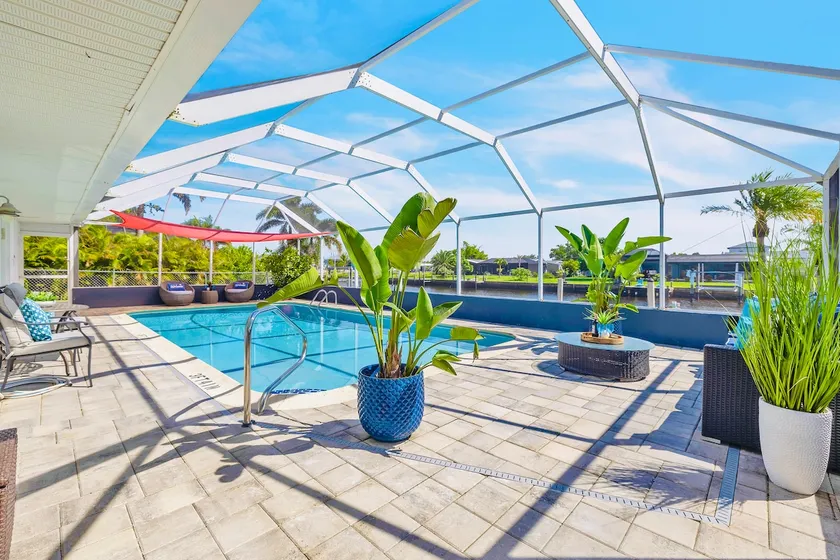 Florida Waterfront 3/2 Dock Heated Pool Boat Beach - Image 1