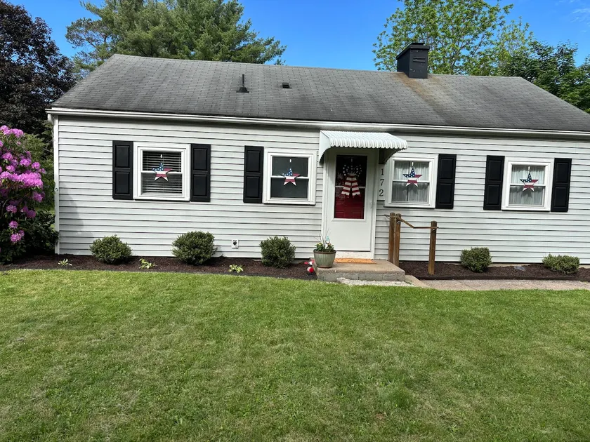Home Sweet Home on Spring Street - Image 1