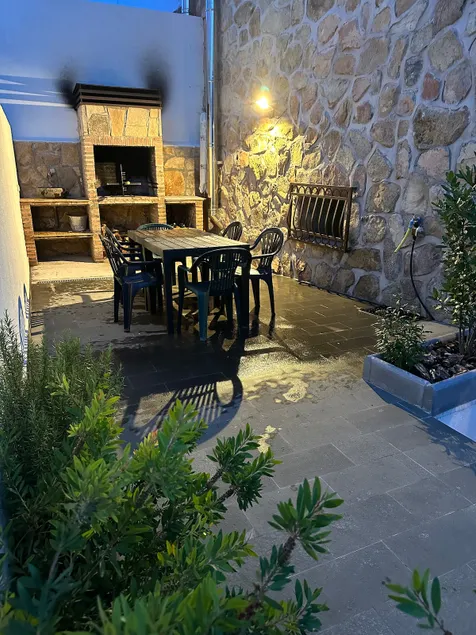 House with a garden and barbecue - Image 1