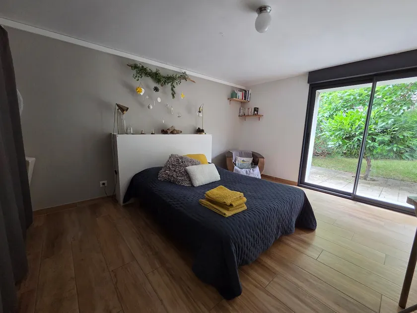 Cozy, comfortable apartment with pool, June-July 21 - Image 1