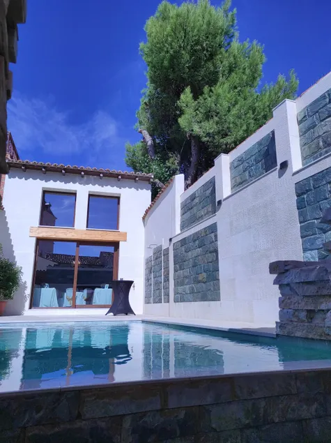 Country house with a pool-jacuzzi, oven-fireplace, and patio - Image 1
