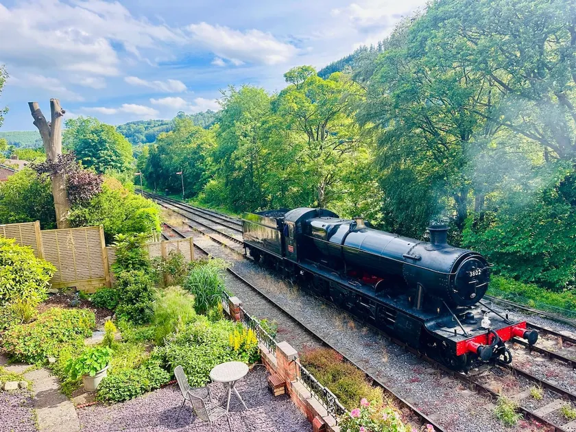 Llangollen Railway & Riverside Retreat - Image 1