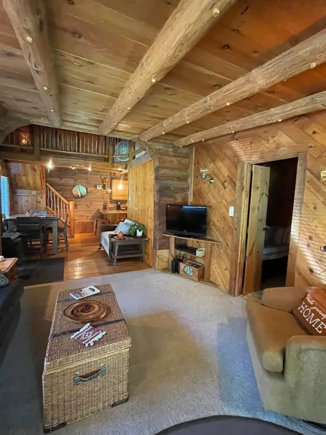 Cozy Cabin Minutes From Trails, Lakes & Town! - Image 1