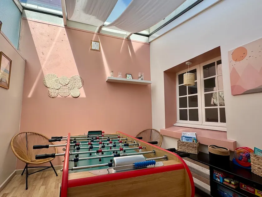 Stay with family & friends • Beach within walking distance + foosball - Image 1