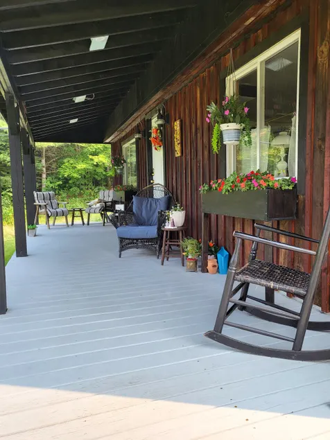 Charming 2 bedroom cabin with amazing views! - Image 1