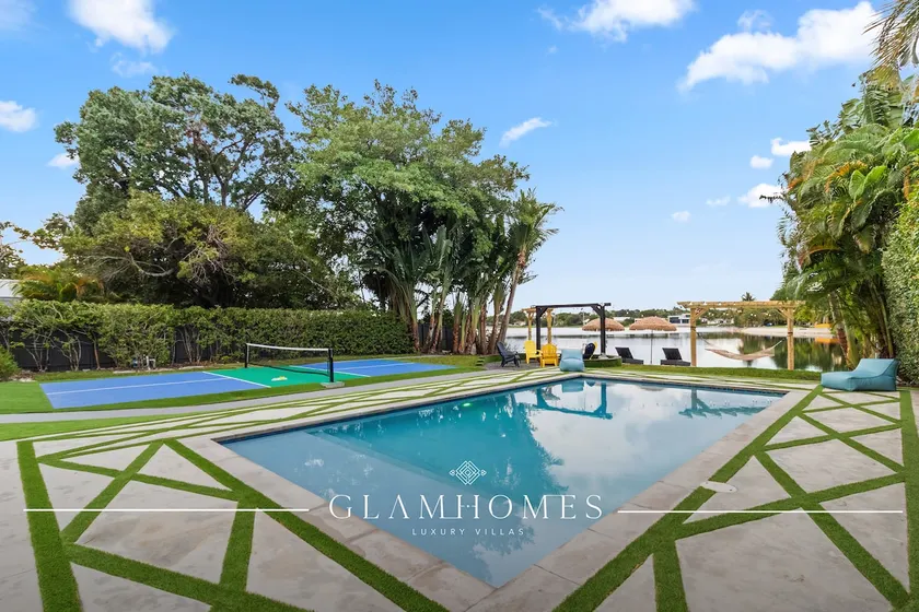 Lakefront Villa | Lakeview Haven • Paddle Board - Image 1