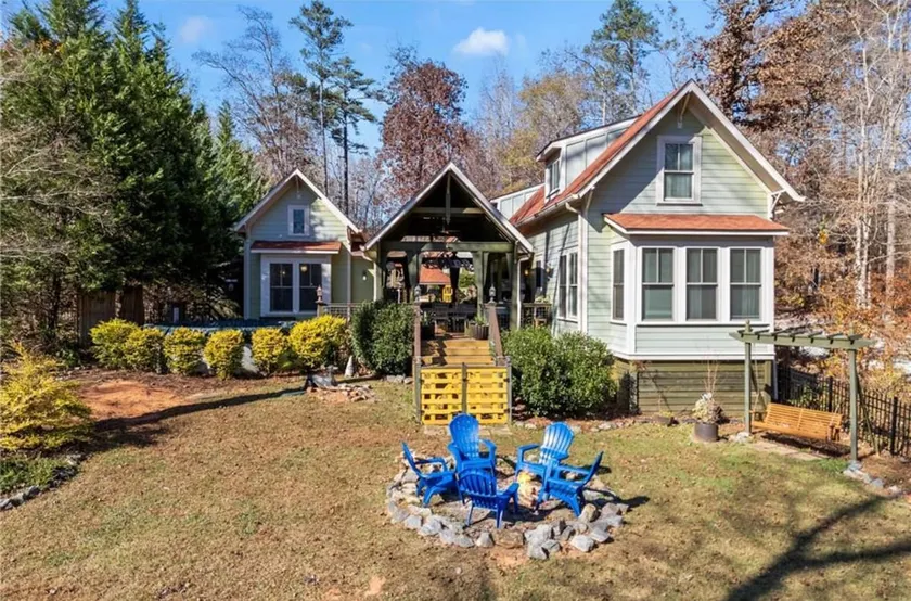 Captain’s Cove Lake Cottage with Dock, Pool, & Game Room - Image 1