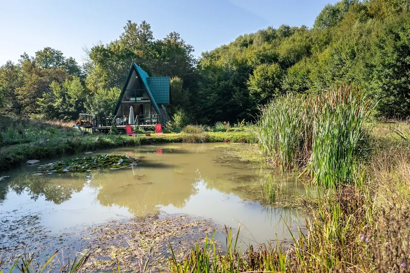 A frame self sustainable cottage, go a eco warrior - Image 1