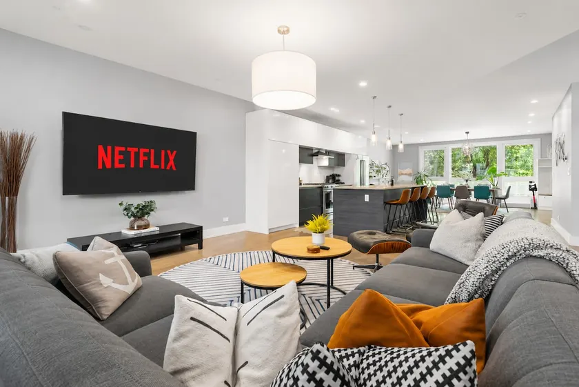 The Urban Oasis | Outdoor Lounge • Sleeps 10+ - Image 1